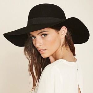 NWT Black Floppy Hat